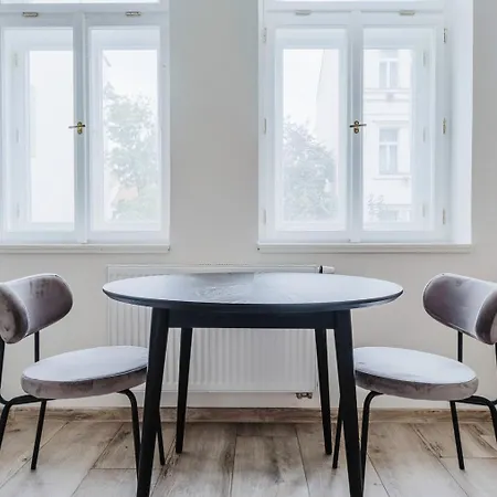 Blueground 3 Furnished Zizkov Tower Prg-34 Apartmán Praha