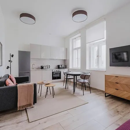 Blueground 3 Furnished Zizkov Tower Prg-34 *